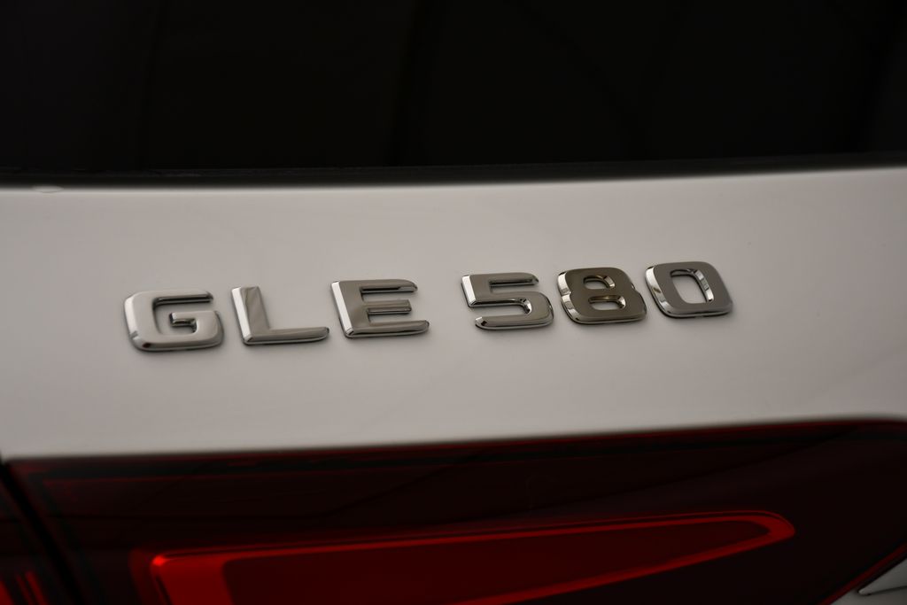 Thumbnail: 2026 Mercedes-Benz GLE - 9