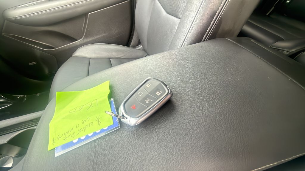 used 2025 Cadillac XT5 car, priced at $37,900