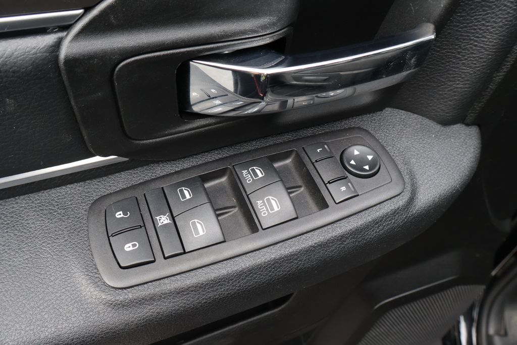 Thumbnail: 2024 RAM 1500 Classic - 15