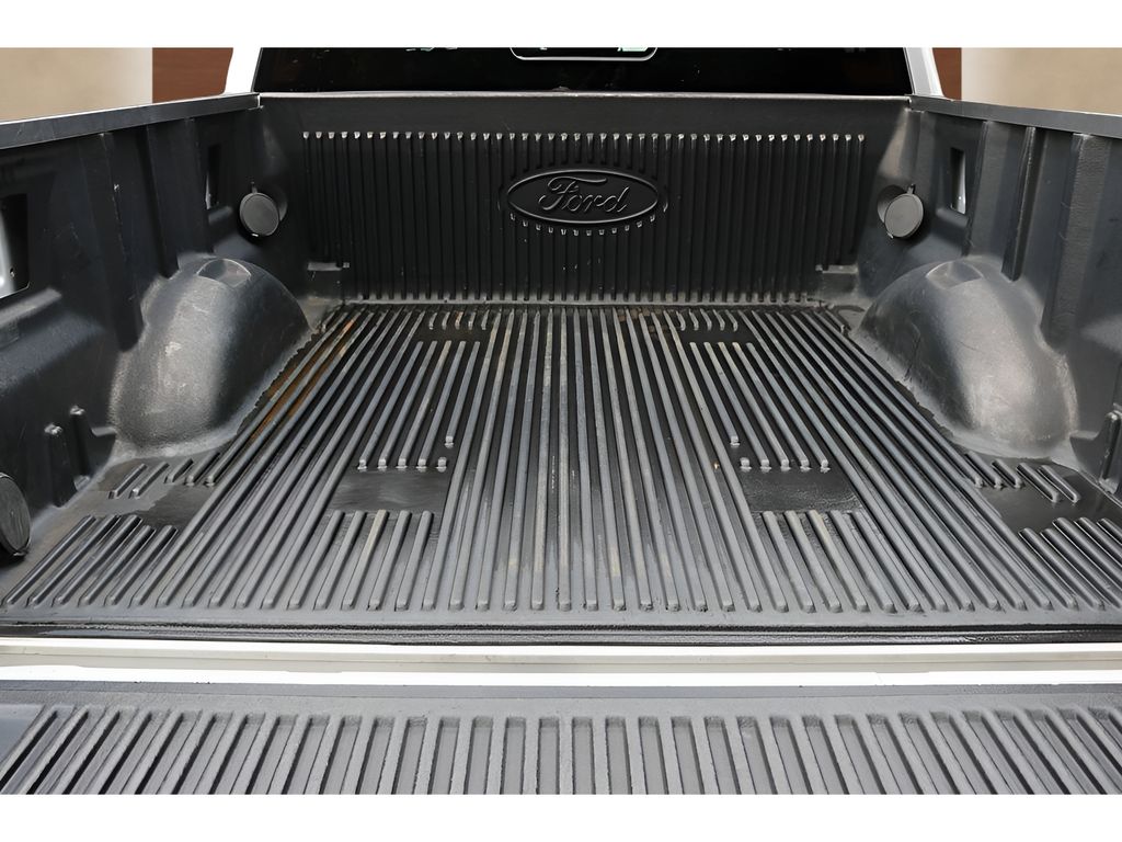Used 2019 Silver Ford XLT image 10