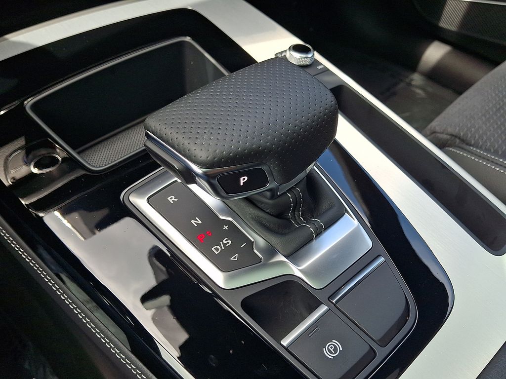 Thumbnail: 2023 Audi Q5 - 15