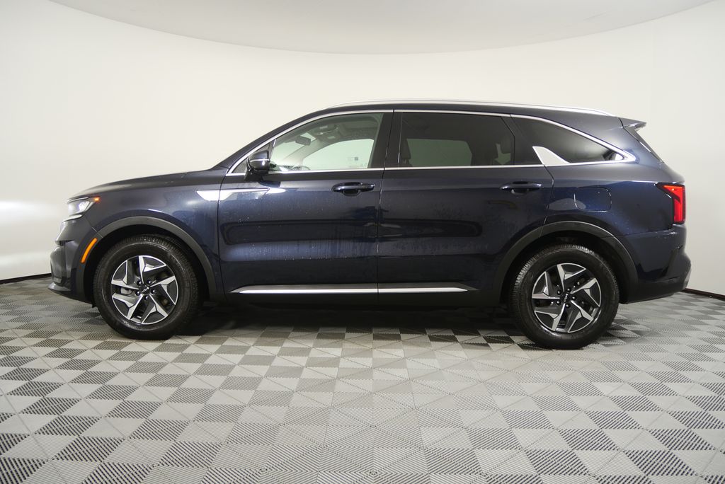 Thumbnail: 2023 Kia Sorento - 6