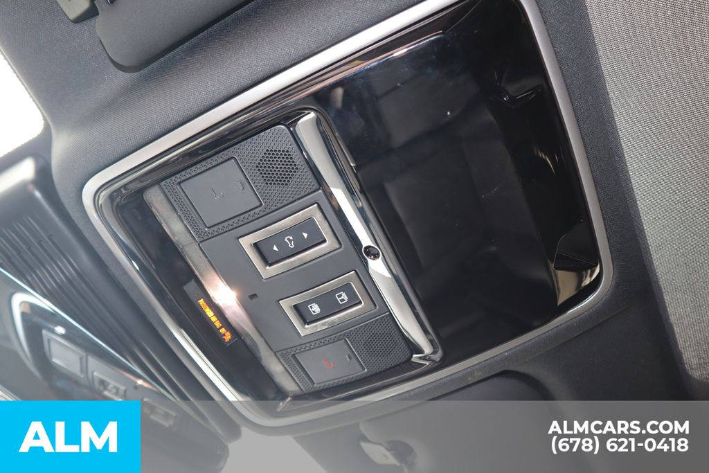 Used 2024 Silver Land Rover Dynamic SE image 34