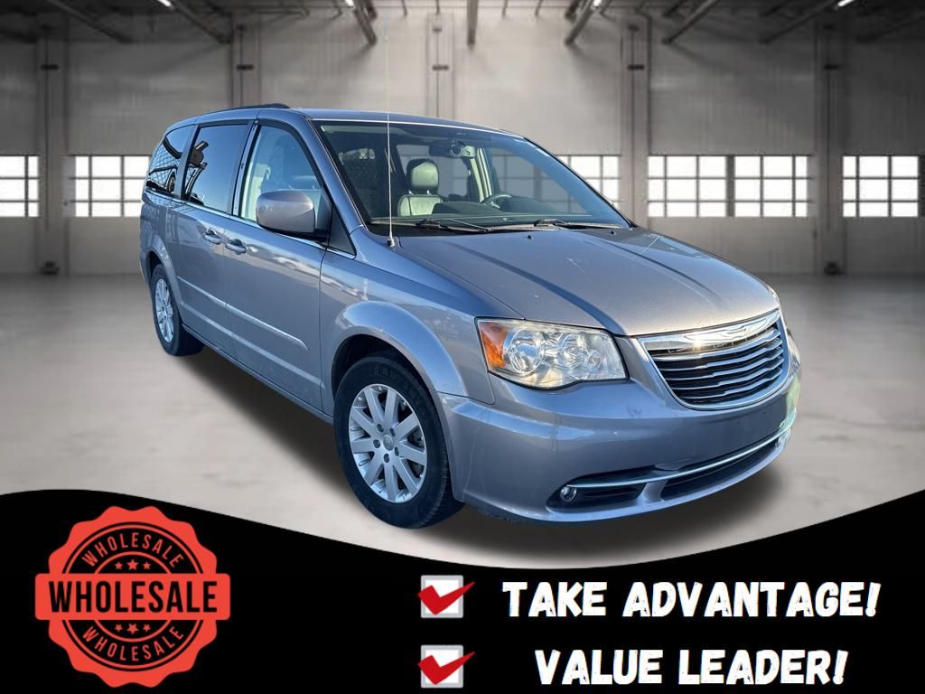 2016 Chrysler Town & Country Touring FWD