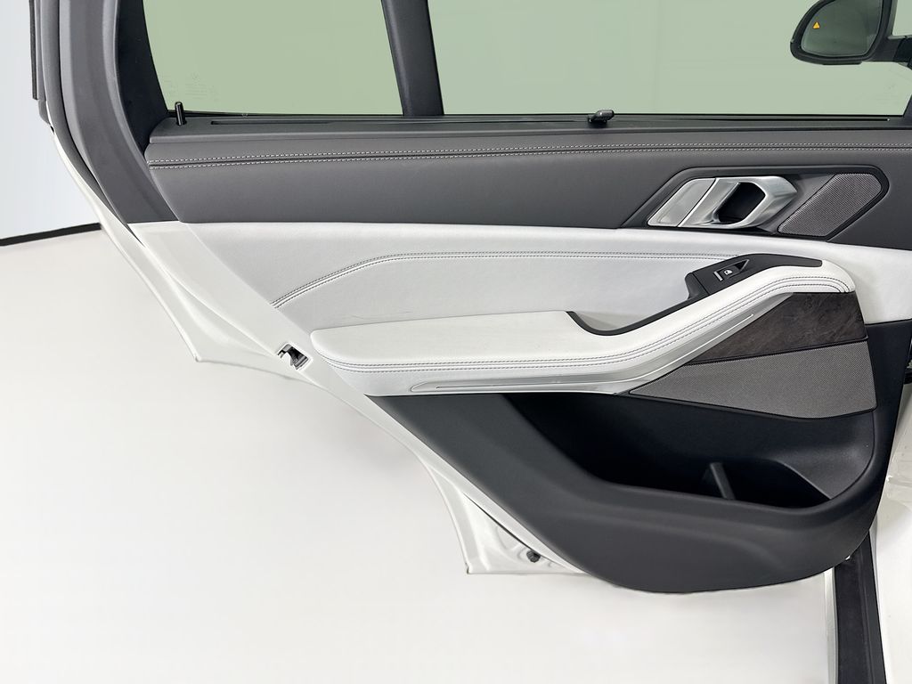 Thumbnail: 2026 BMW X5 - 25