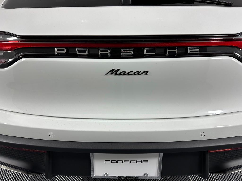 Thumbnail: 2026 Porsche Macan - 14