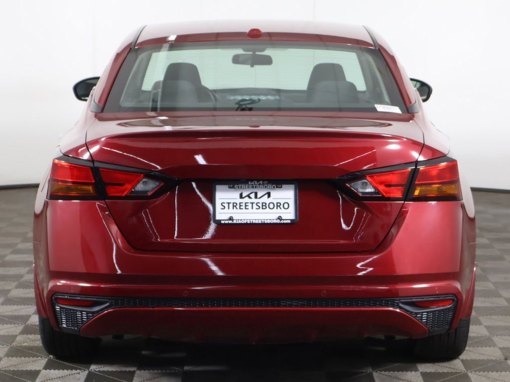 Used 2023 Red Nissan 2.5 SV image 9