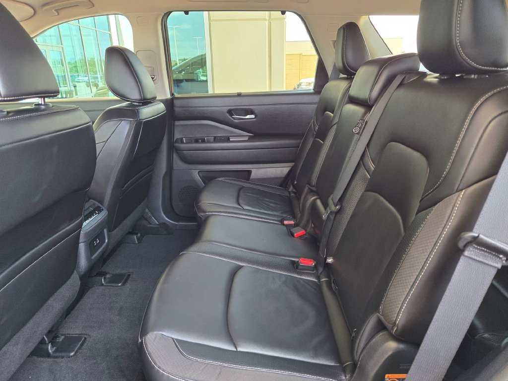 Used 2025 Nissan Pathfinder SUV