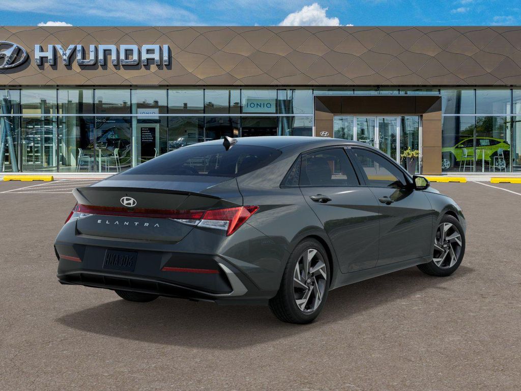 Thumbnail: 2025 Hyundai Elantra - 4