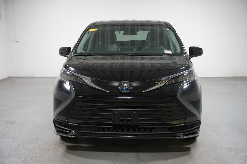 Thumbnail: 2024 Toyota Sienna - 2