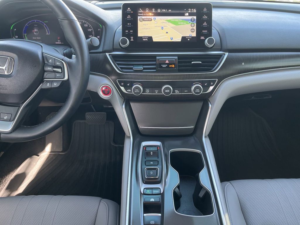 2019 Honda Accord Hybrid Touring 14