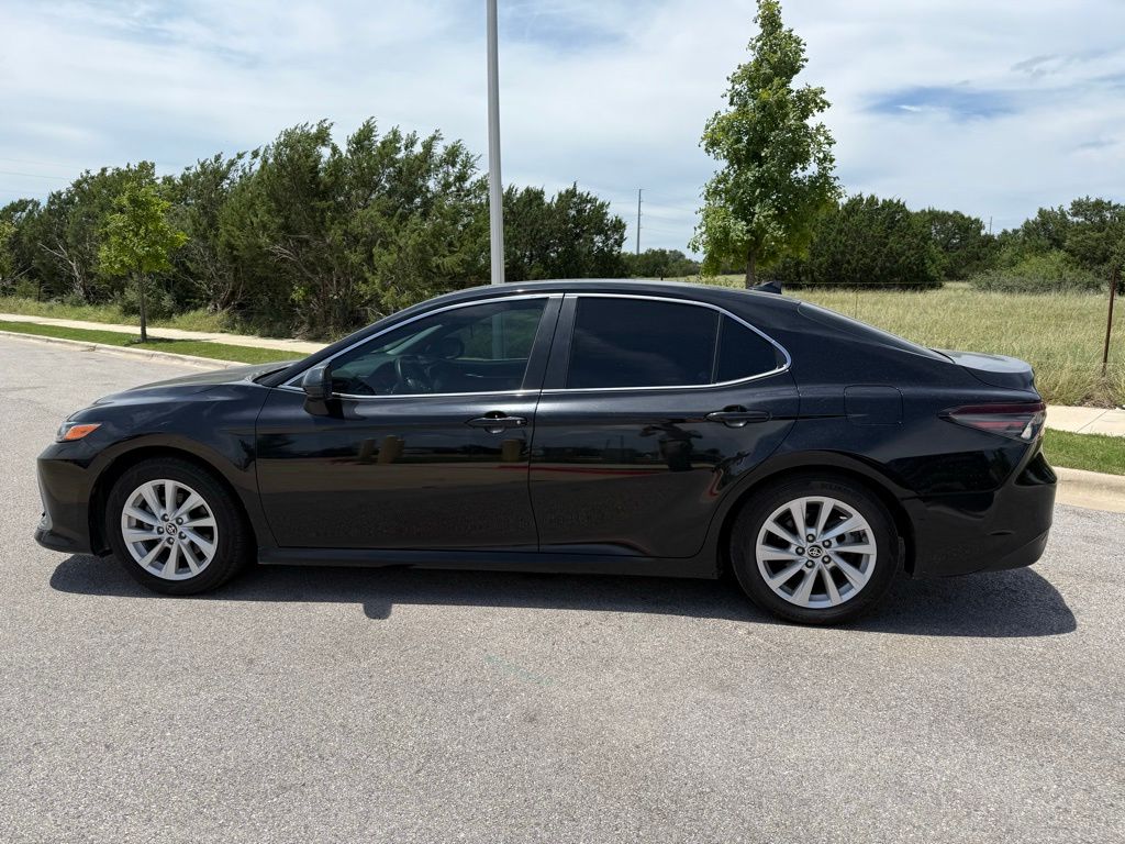 Thumbnail: 2022 Toyota Camry - 9