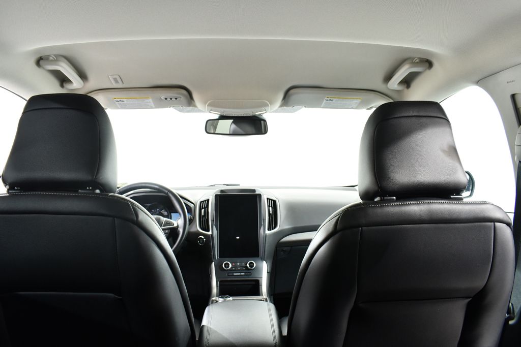 Used 2023 White Ford SEL image 17