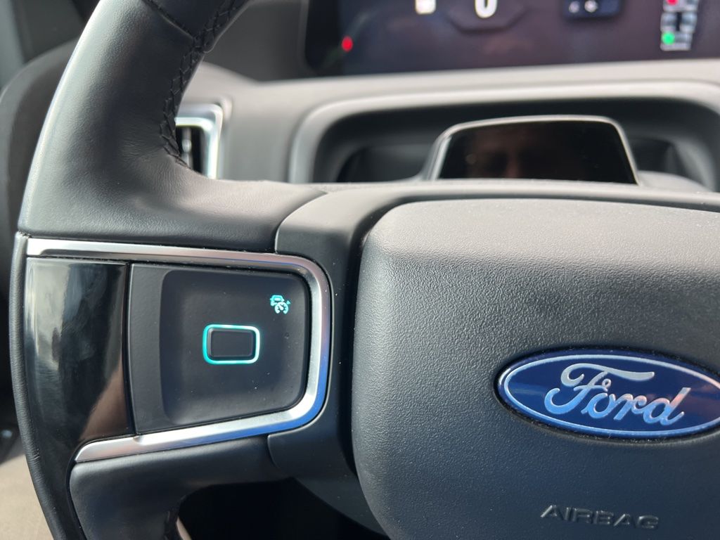 2025 Black Metallic Ford Expedition Max Platinum 4X4 SUV