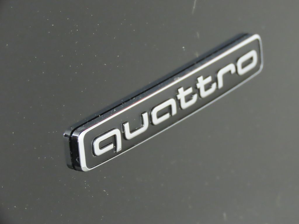 Thumbnail: 2025 Audi Q5 - 10