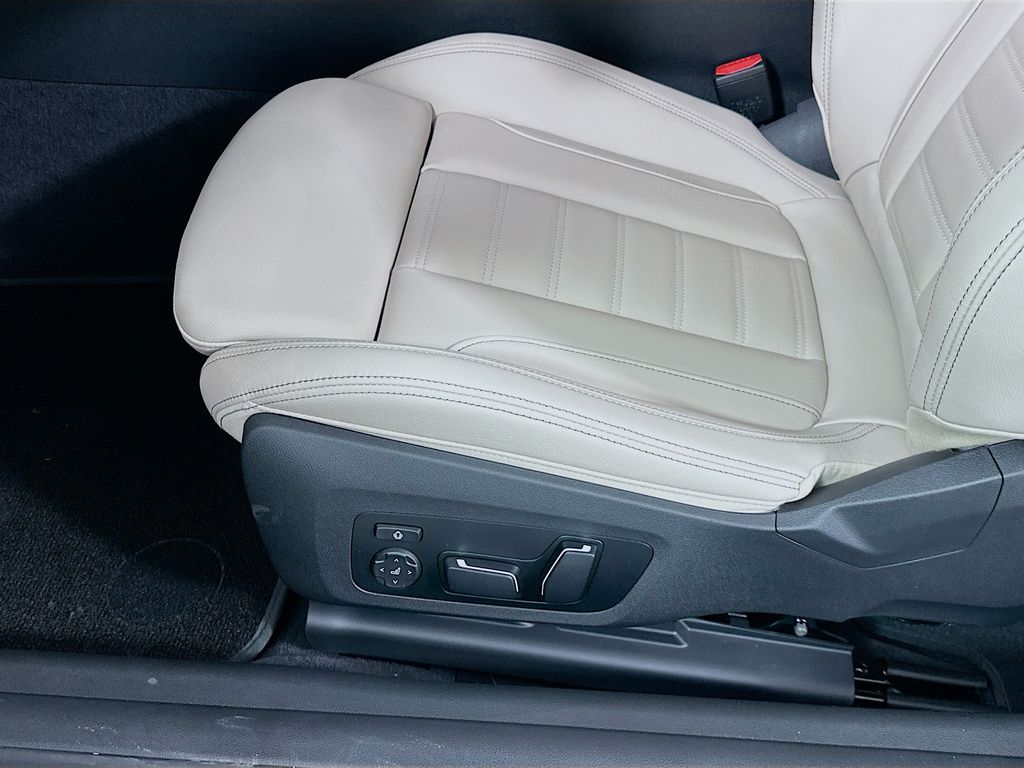 Thumbnail: 2026 BMW 4 Series - 21