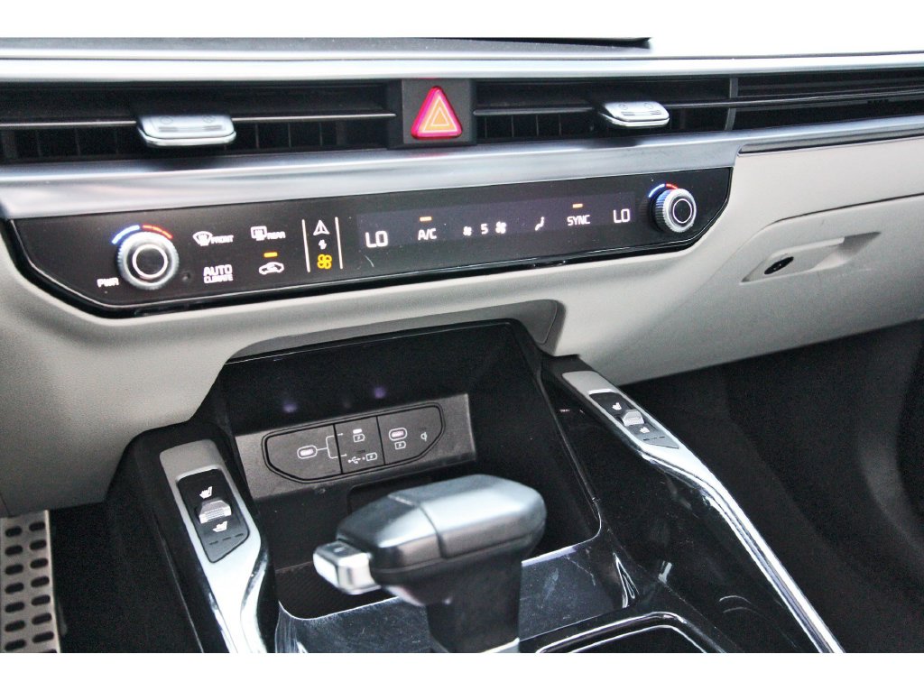 Used 2024 Kia Sorento SUV