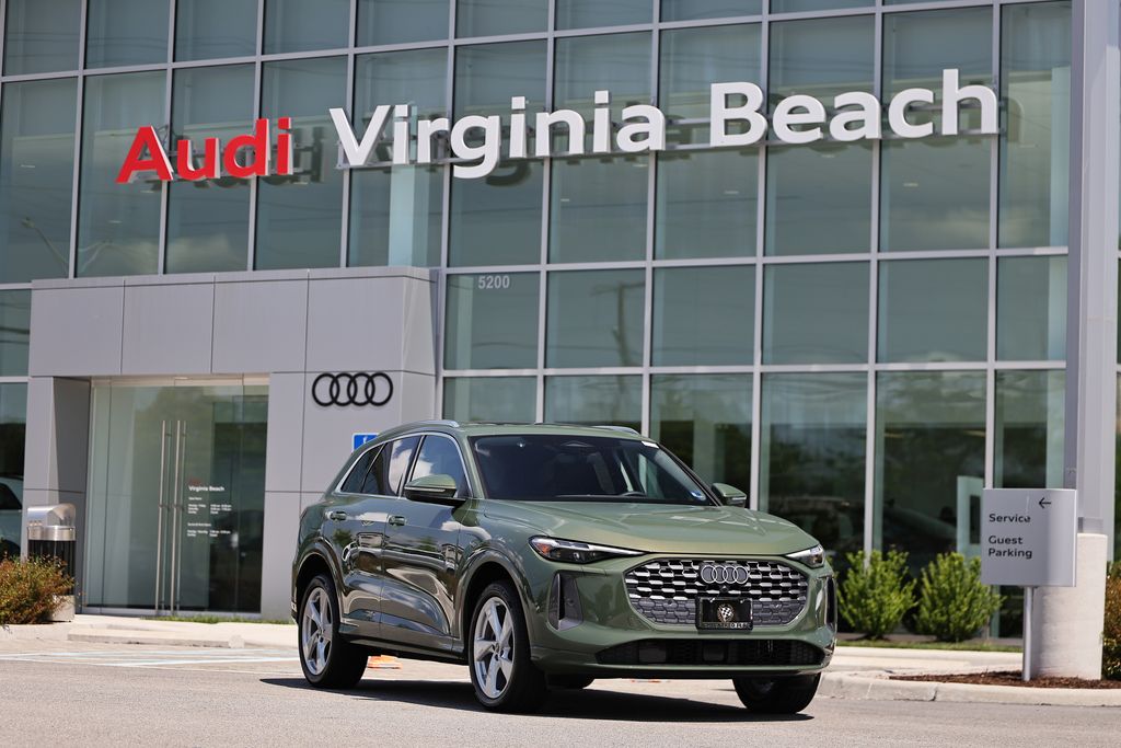 Green Metallic 2025 Audi Q5 SUV / Crossover All-Wheel Drive 7-Speed Automatic