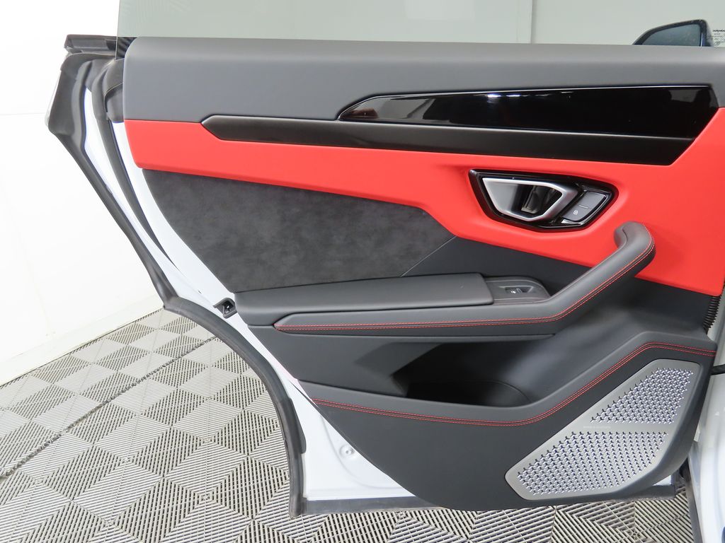 Thumbnail: 2023 Lamborghini Urus - 26
