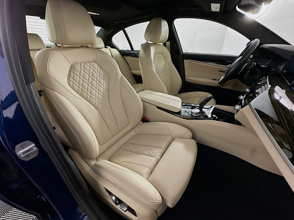 Thumbnail: 2023 BMW 5 Series - 29