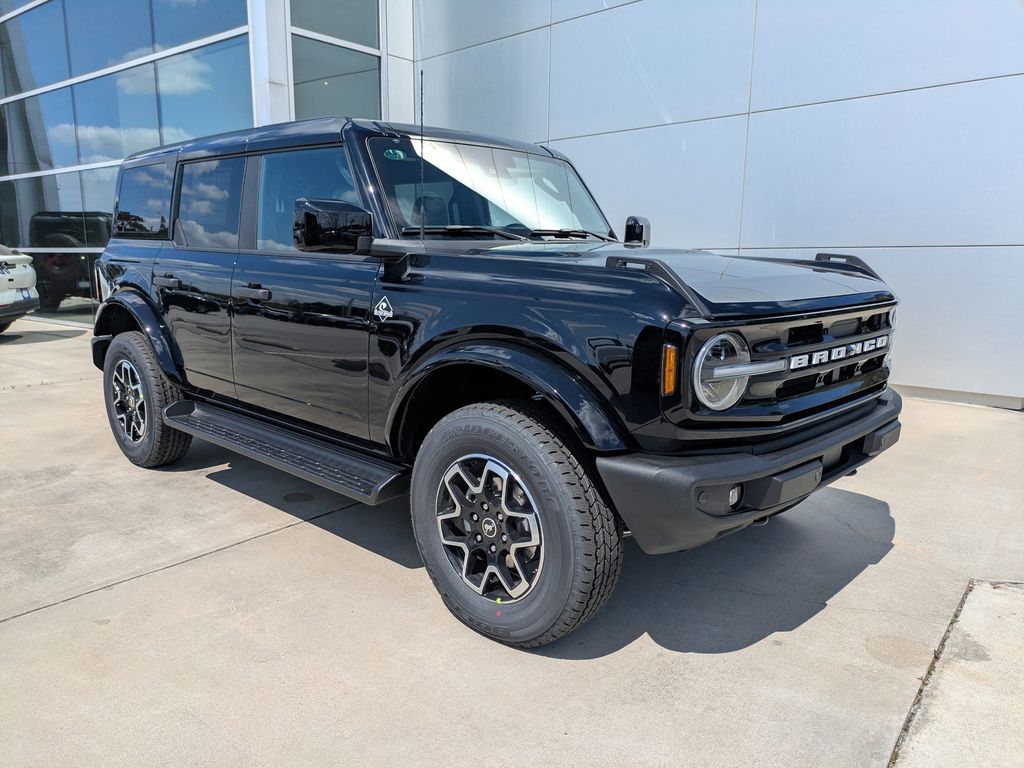 2026 Ford Bronco Outer Banks