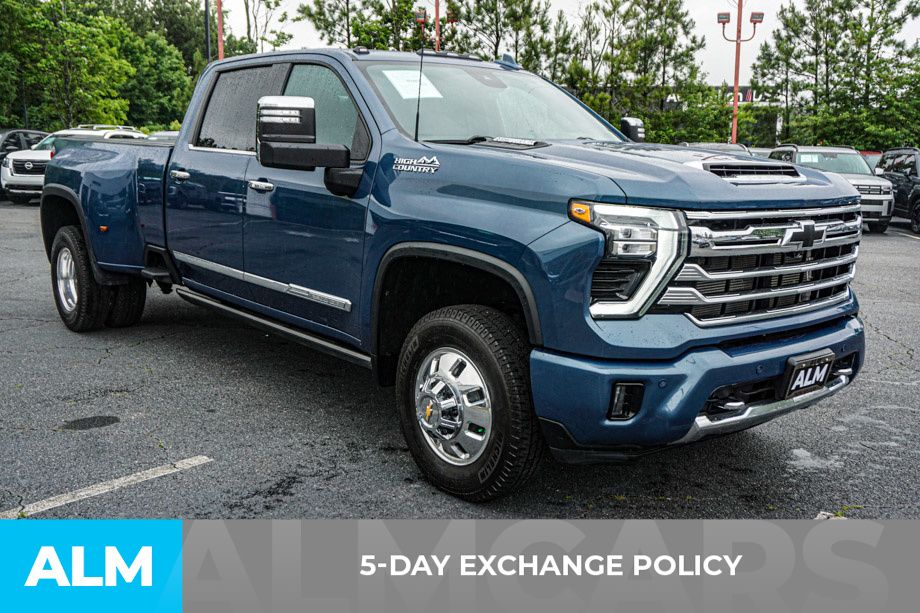 Used 2024 Blue Chevrolet High Country image 4