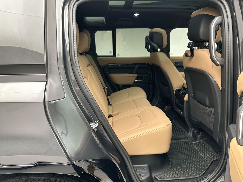 Thumbnail: 2025 Land Rover Defender - 7