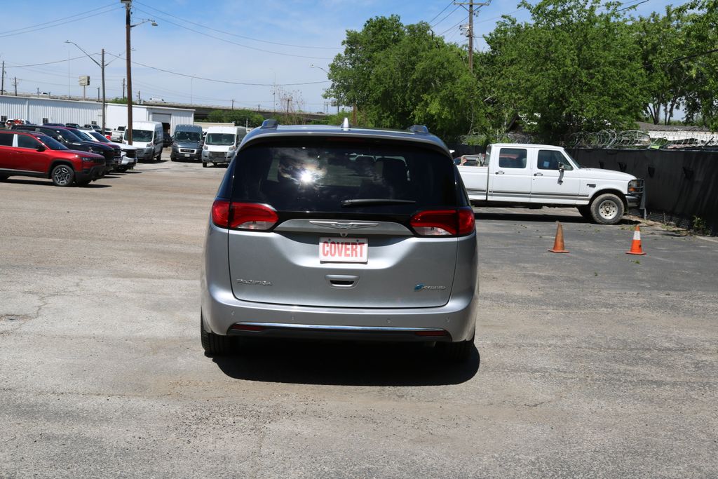 Used Car 2018 Chrysler Pacifica Hybrid  Limited For Sale Under $25,000 In Austin, Texas