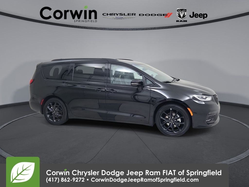 2025 Chrysler Pacifica Limited FWD