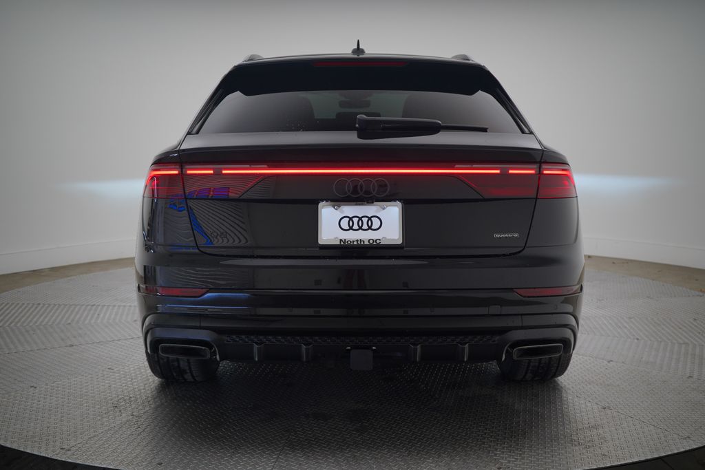 Thumbnail: 2026 Audi Q8 - 4