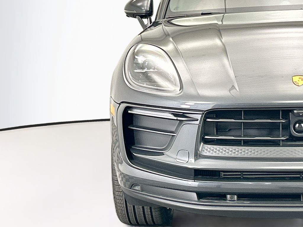 Thumbnail: 2026 Porsche Macan - 12