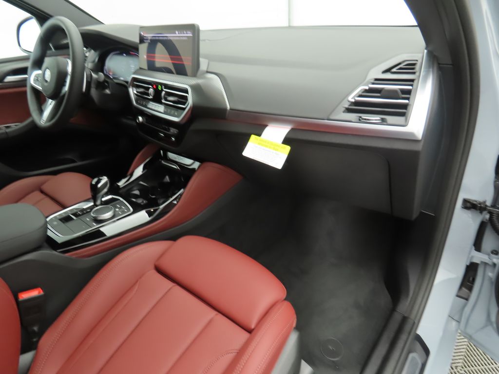2025 BMW X4 xDrive30i 18