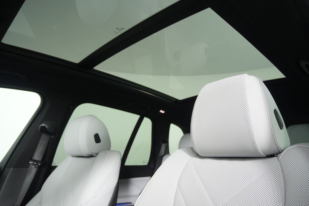 Thumbnail: 2025 BMW X5 - 12