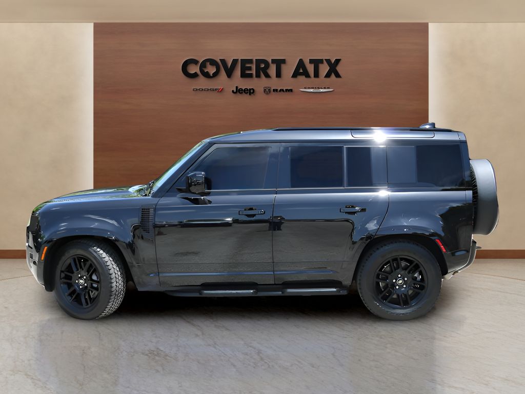 Used 2025  Land Rover X-Dynamic SE image 2