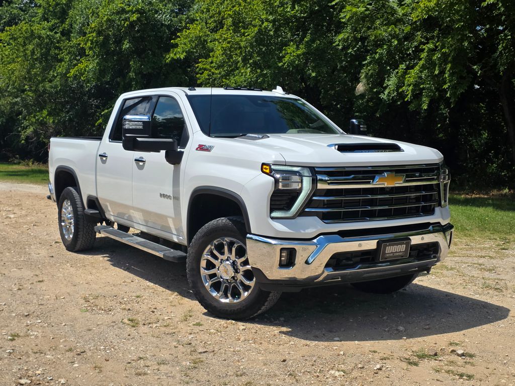 Summit White 2024 Chevrolet Silverado 3500HD Pickup Truck Four-Wheel Drive Automatic