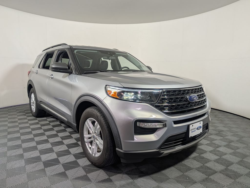 Iconic Silver Metallic 2020 Ford Explorer XLT RWD SUV / Crossover Rear-Wheel Drive Automatic