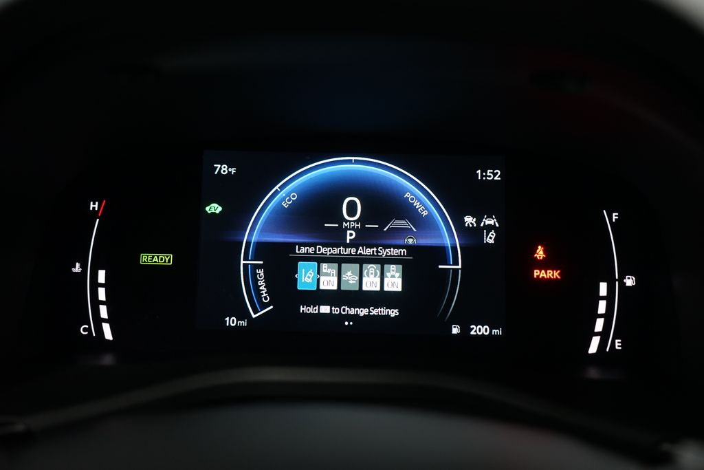 2025 Toyota Camry SE 16