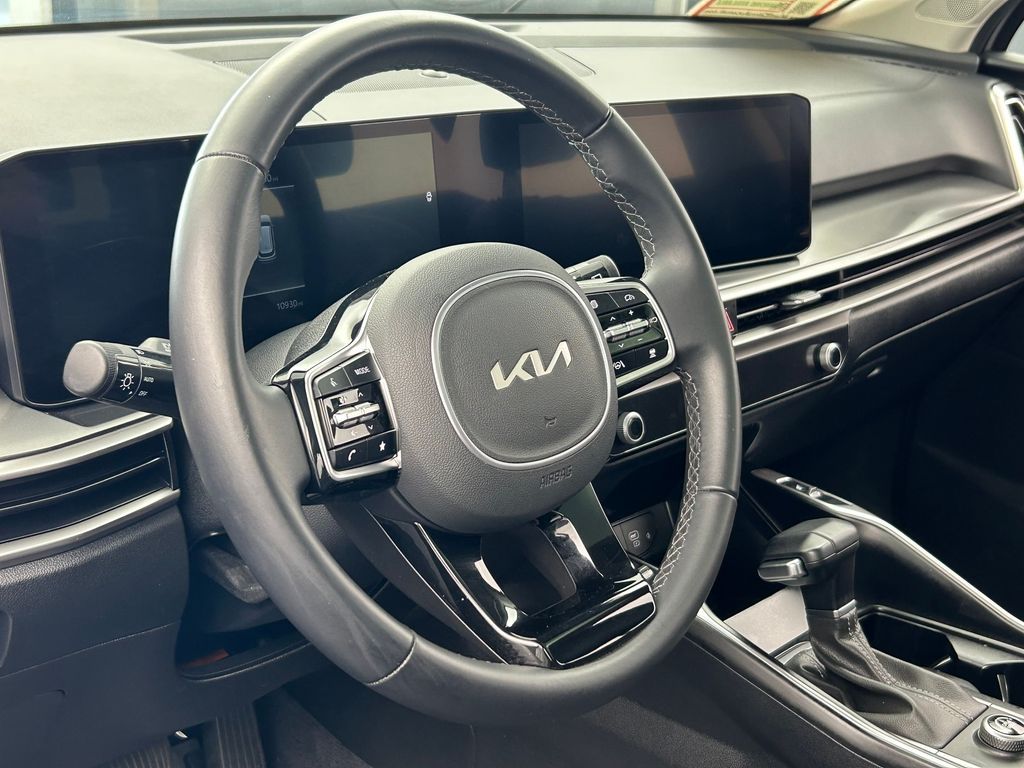 Used 2025 Wolf Gray Kia S image 11