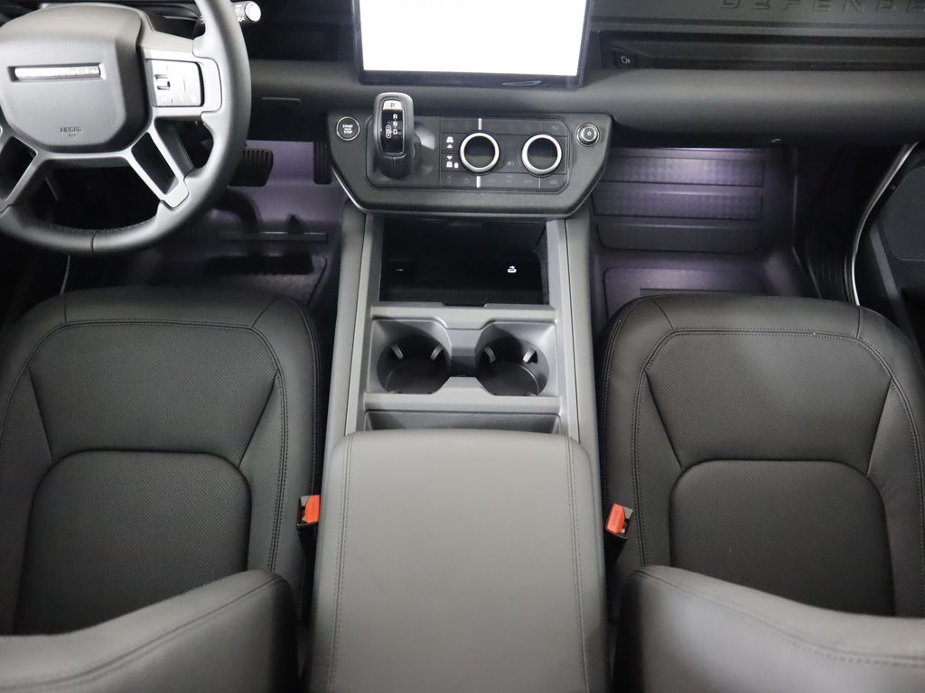 2025 Land Rover Defender 110 17