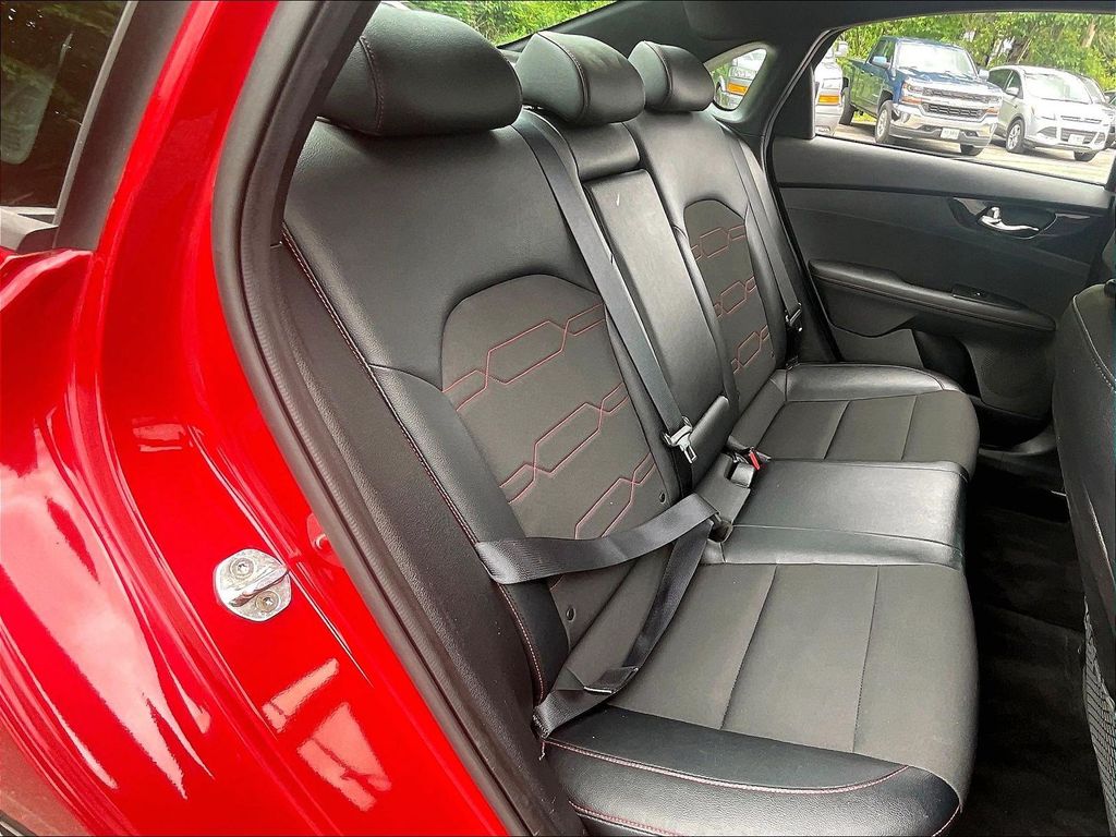 2021 Kia Forte — photo 19