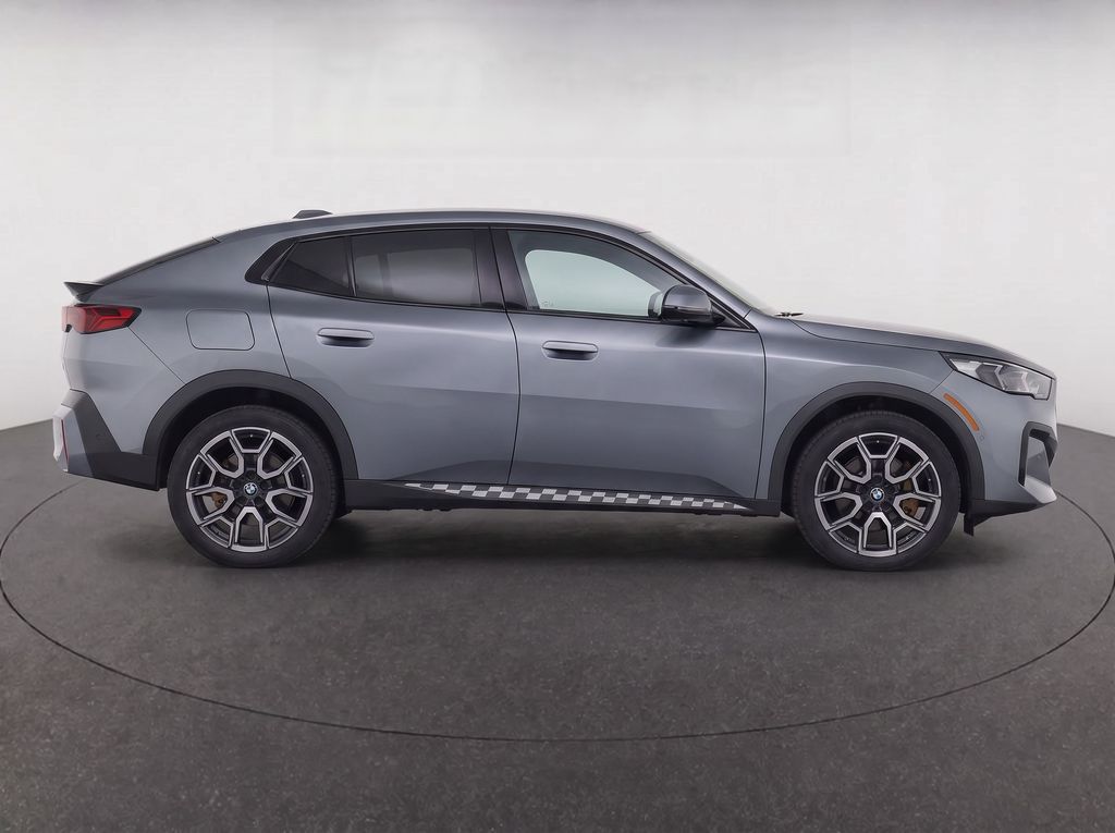 Thumbnail: 2025 BMW X2 - 2