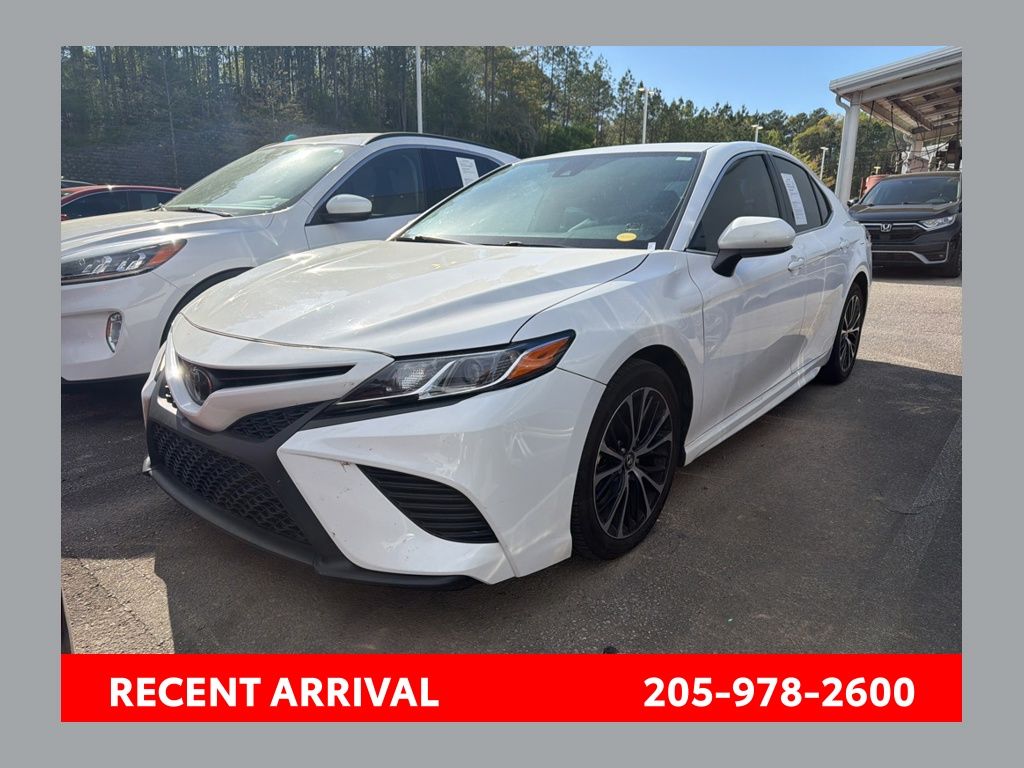 Super White 2019 Toyota Camry SE FWD Sedan Front-Wheel Drive 8-Speed Automatic