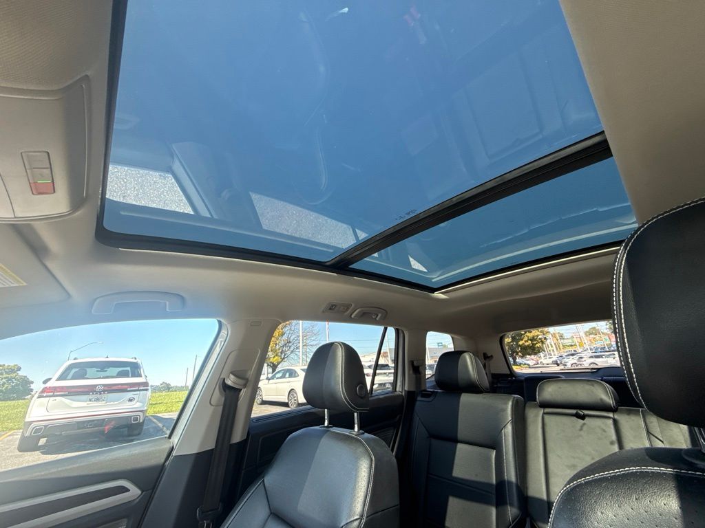 2022 Volkswagen Atlas 3.6L V6 SE w/Technology Silver at Sutliff Volkswagen