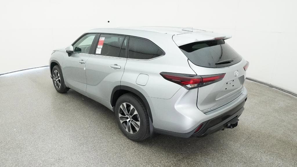 Thumbnail: 2025 Toyota Highlander - 4