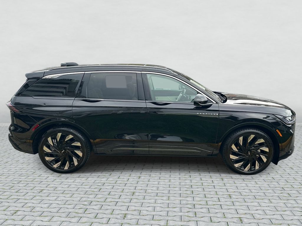 Thumbnail: 2024 Lincoln Nautilus - 4
