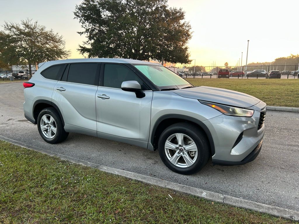 Thumbnail: 2021 Toyota Highlander - 7