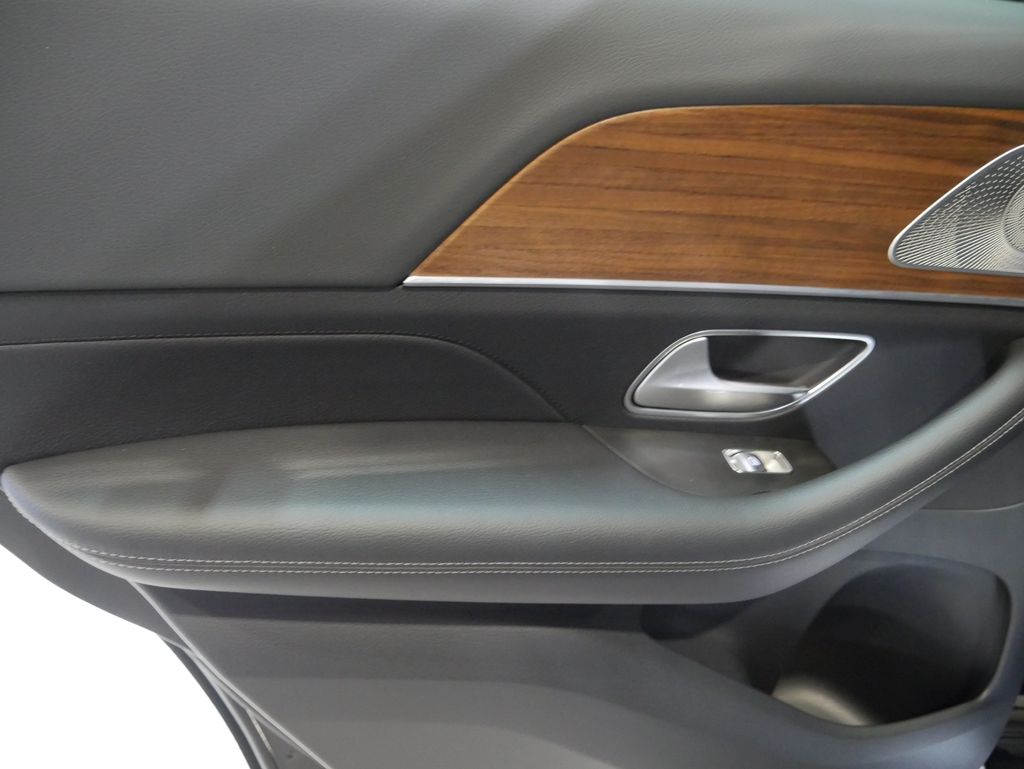 Thumbnail: 2026 Mercedes-Benz GLE - 22