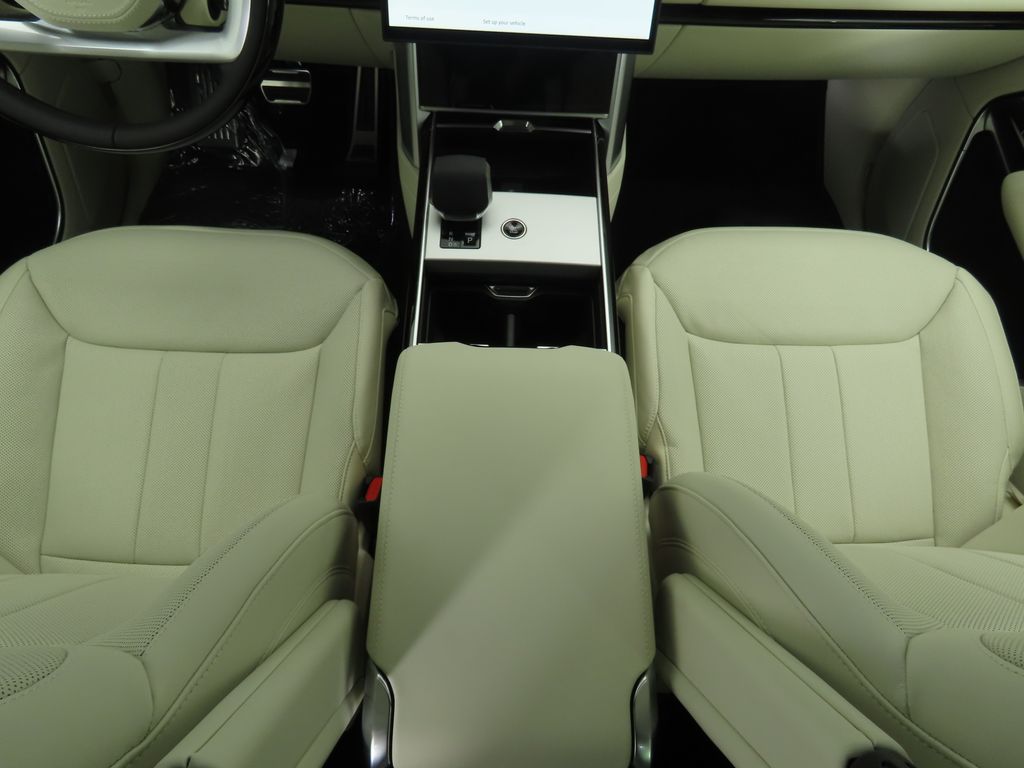 Thumbnail: 2025 Land Rover Range Rover - 17