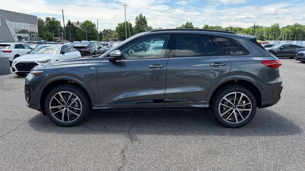 Thumbnail: 2026 Audi Q5 - 8