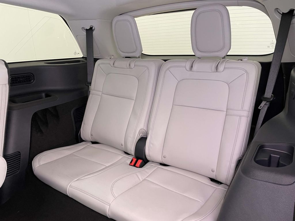 2026 Lincoln Aviator Reserve White at Phil Fitts Ford